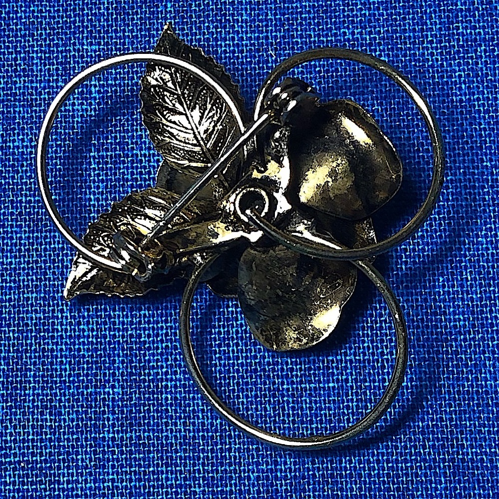 VINTAGE RISE AND BORROMEAN RING BROOCH - Picture 3 of 3